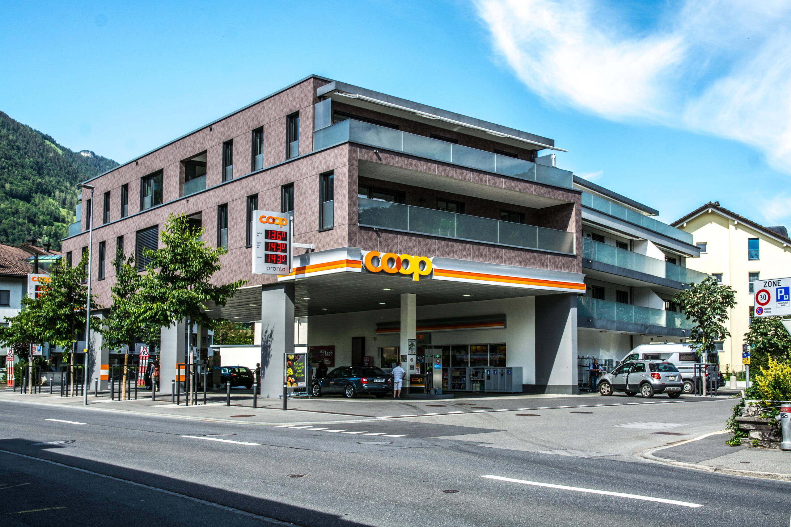 Wohn- und Geschäftshaus Rugenpark